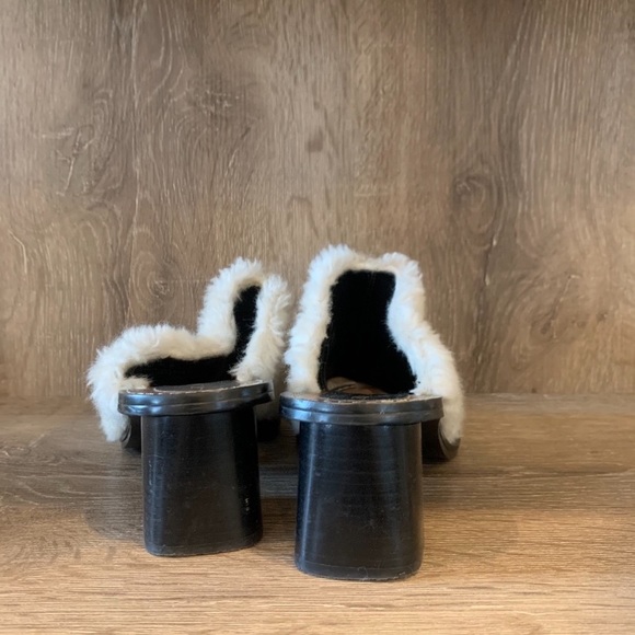 Zara Sharpa White Mules with fuzzy top - Picture 3 of 4